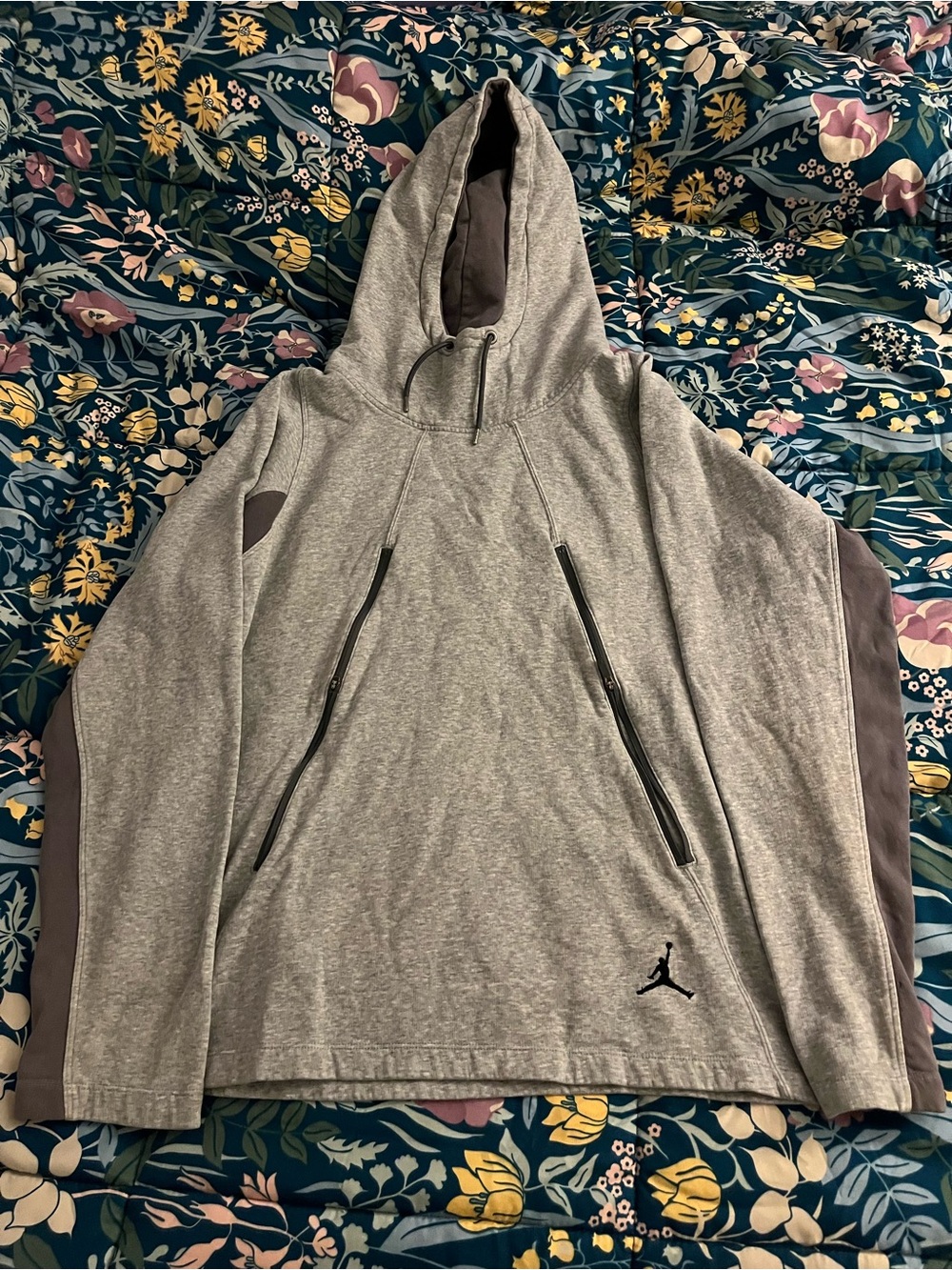 Jordan Gray Hooded Pullover with Zip Front Pockets Mens Size Large